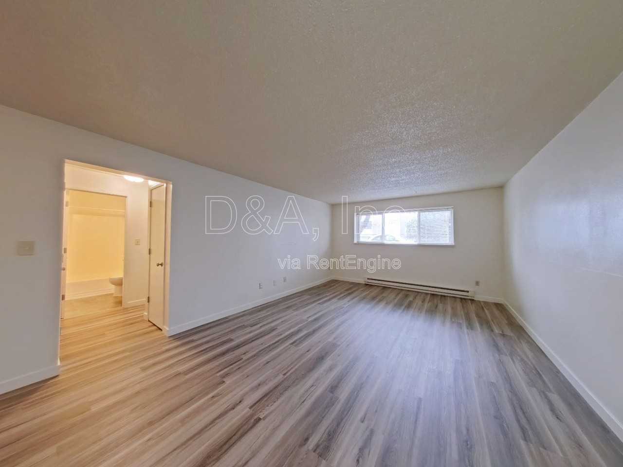 437 Nw 11th St #1 - Photo 2 of 8