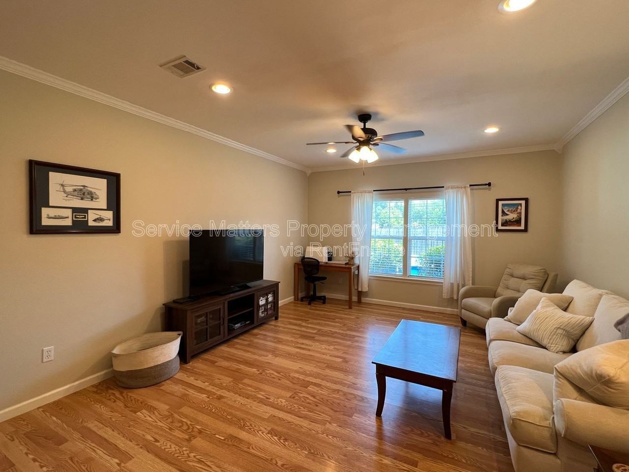 3422 Festival Dr - Photo 7 of 32