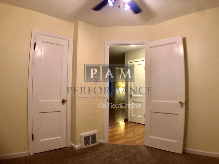 2907 S 50th St - Photo 6 of 9