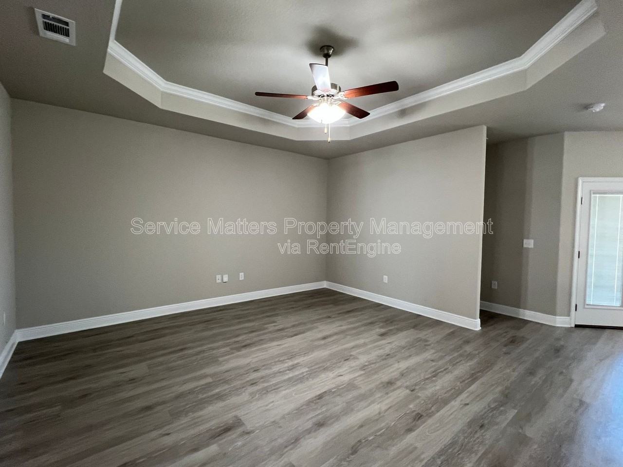 5330 Parkside Dr - Photo 6 of 49