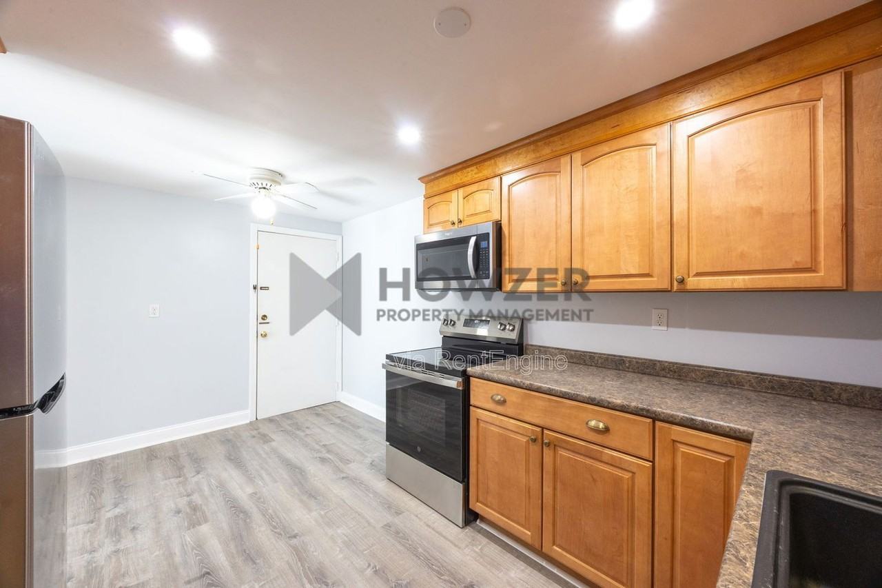 307 W Main St #7 - Photo 4 of 28