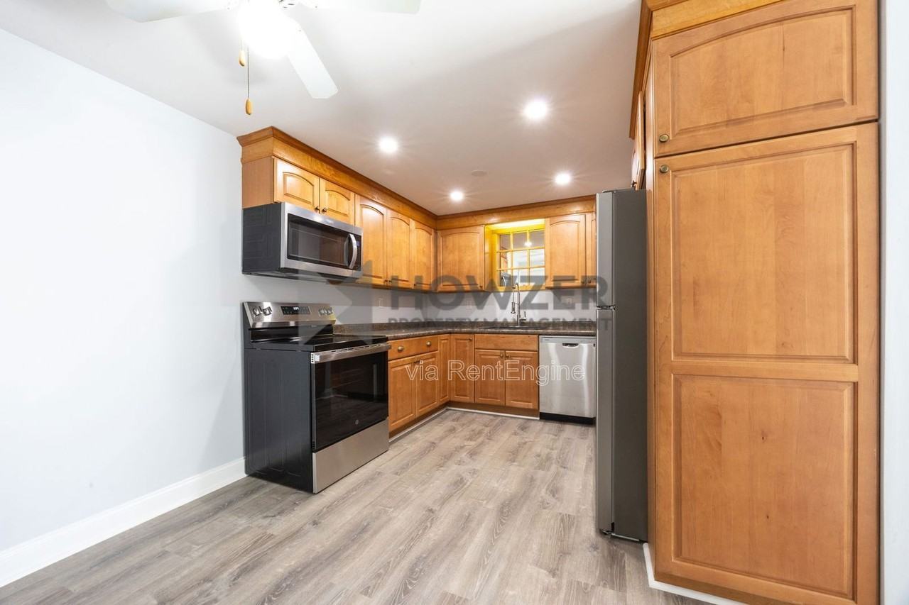 307 W Main St #7 - Photo 6 of 28