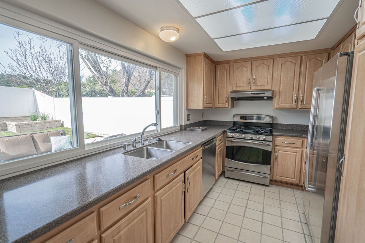 25173 Markel Dr - Photo 7 of 20