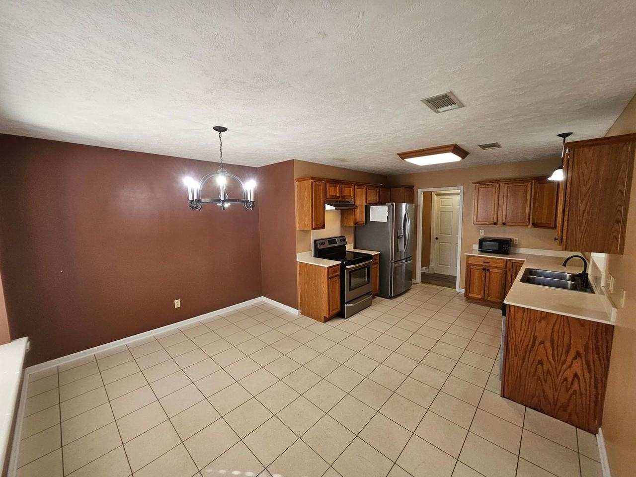 2018 Hickory Rd - Photo 7 of 24