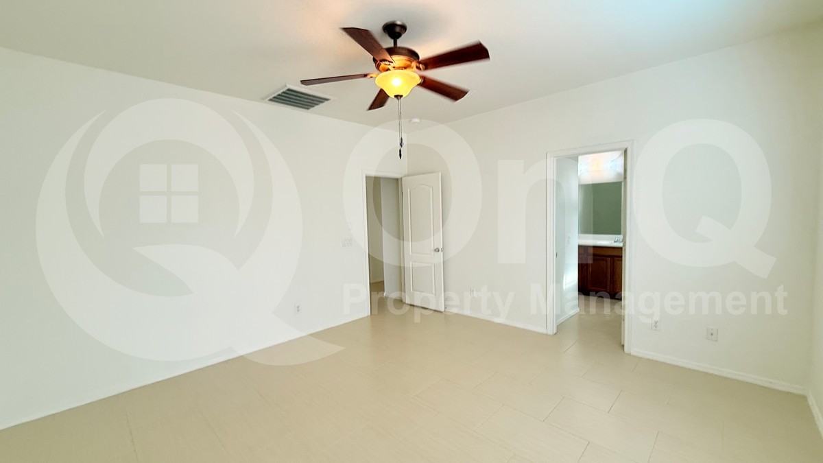 331 E Saddle Way - Photo 5 of 31