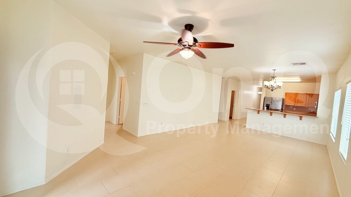 331 E Saddle Way - Photo 6 of 31