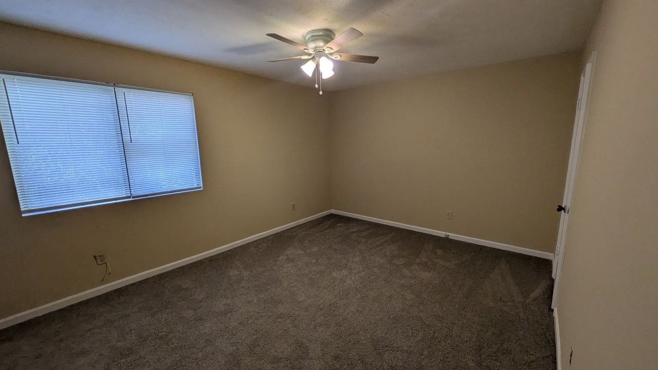 926 Hemingway Rd - Photo 7 of 10