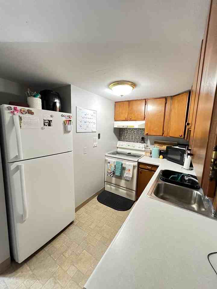 1516 N 16th St #8 - Photo 3 of 19