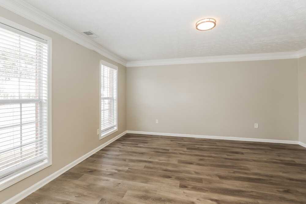 733 Sinclair Way - Photo 4 of 15