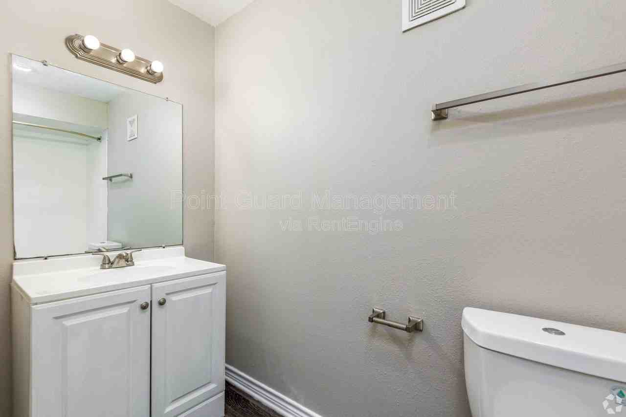 4554 W Kiest Blvd #1042 - Photo 5 of 15