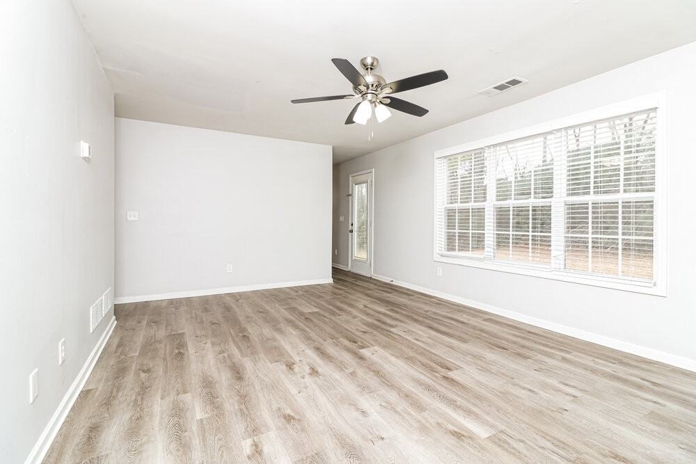 6659 Breckenridge Dr - Photo 5 of 17