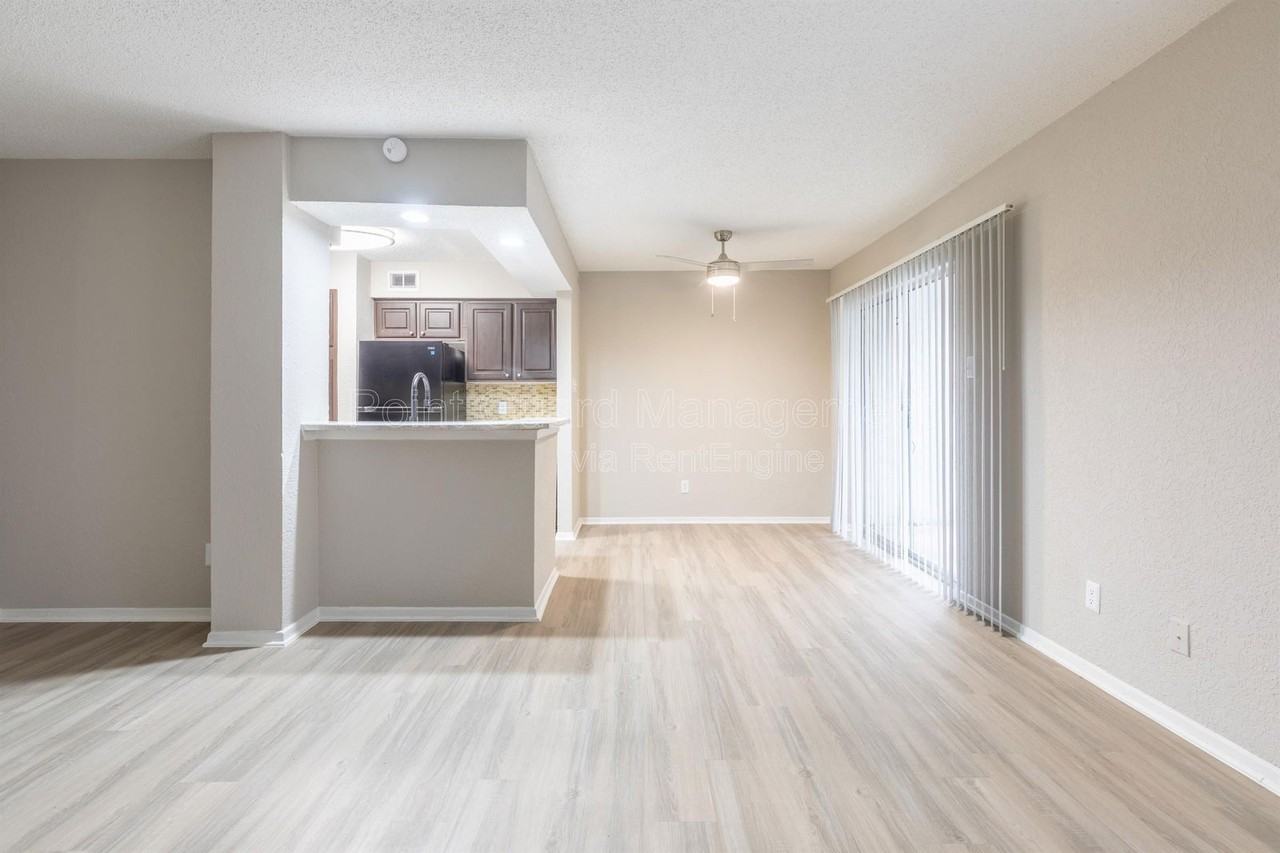 2290 Ridgmar Plz #102 - Photo 2 of 29