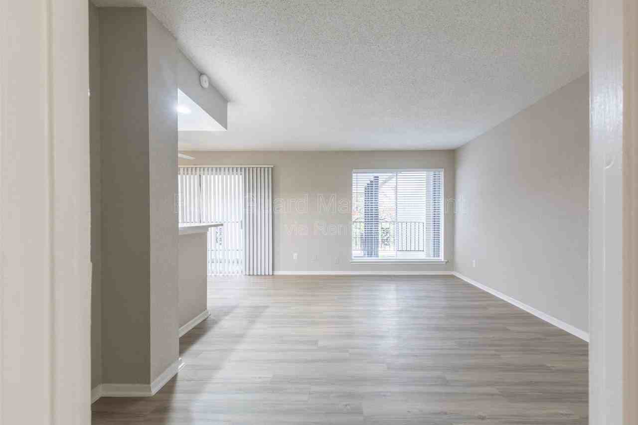 2256 Ridgmar Plz #61 - Photo 4 of 29