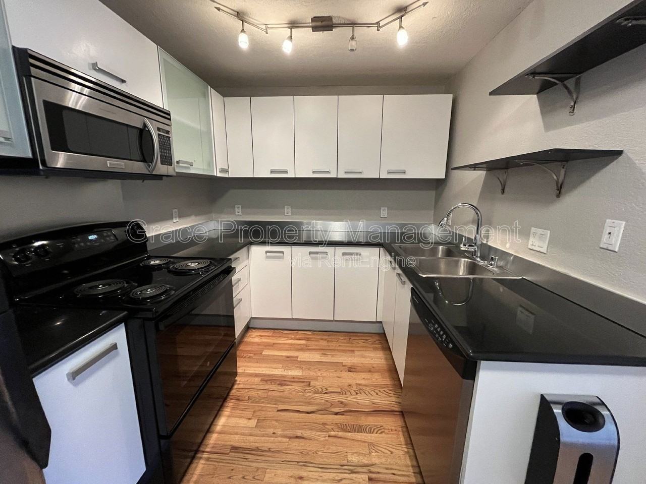 1045 N Clarkson St #202 - Photo 7 of 13