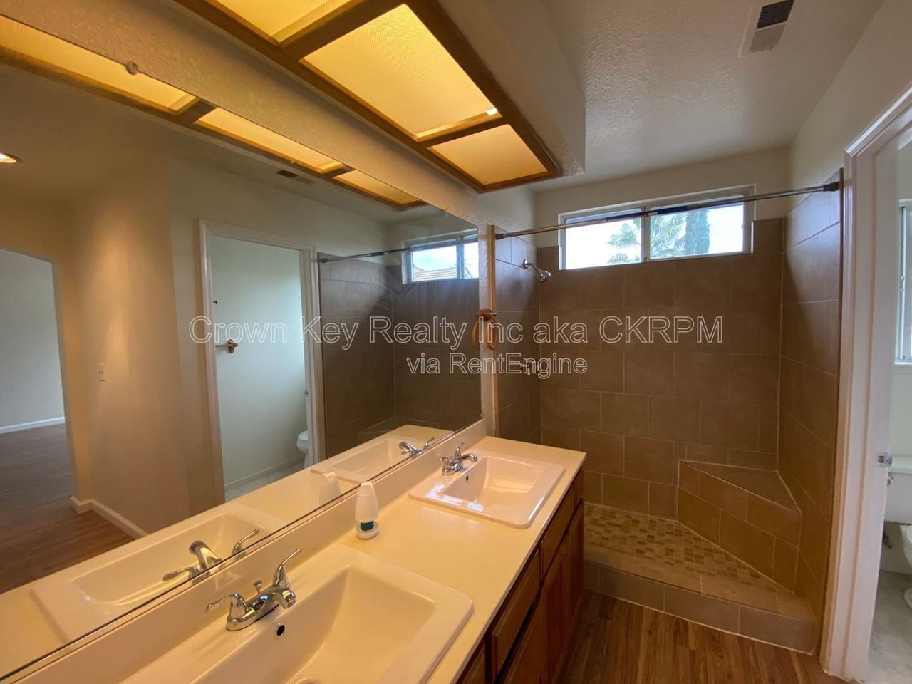 960 Vallerand Rd - Photo 5 of 25