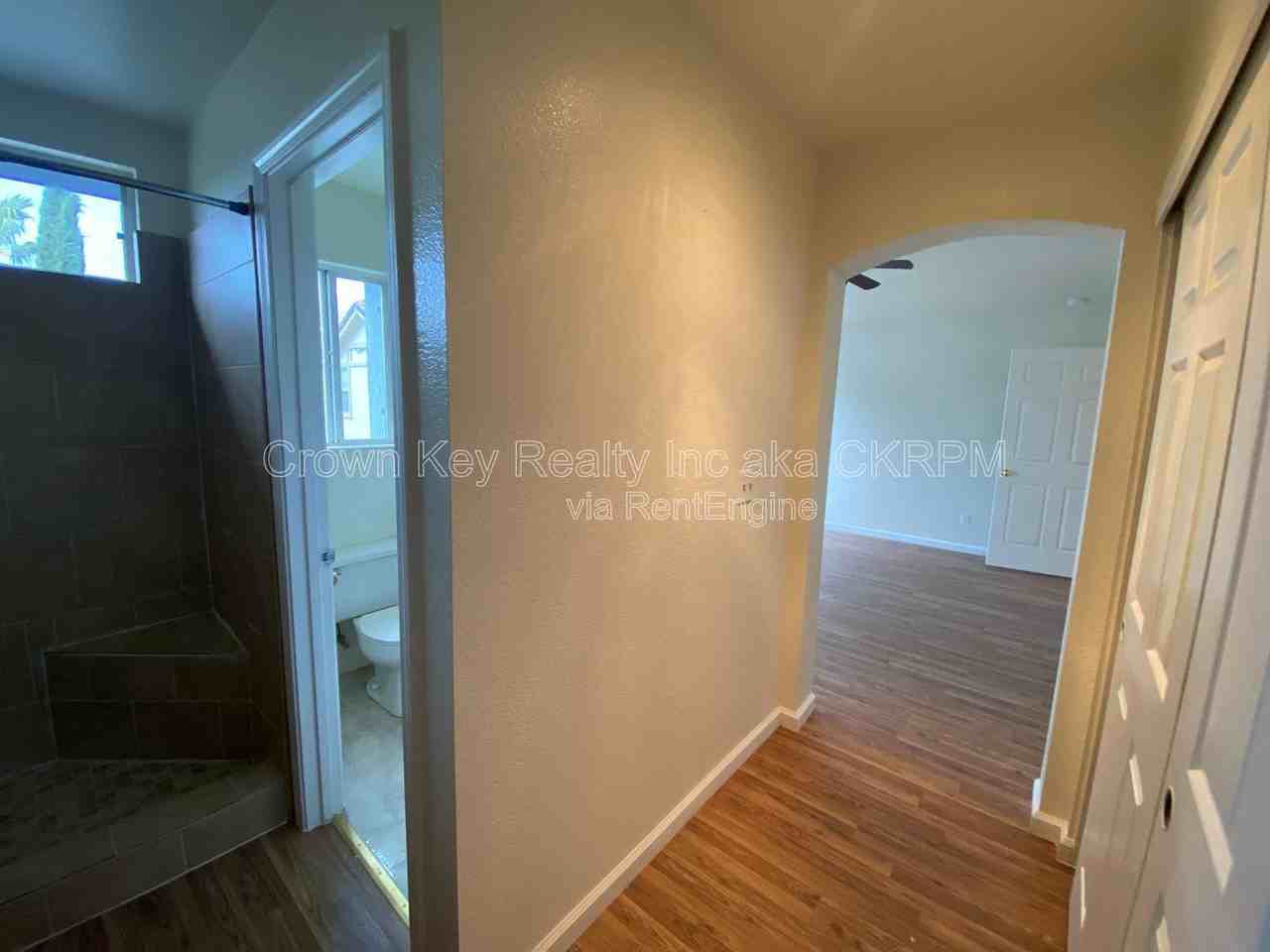 960 Vallerand Rd - Photo 6 of 25