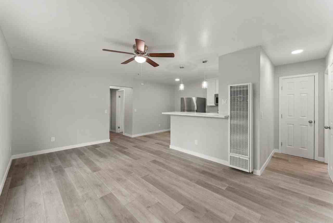 Willie James - Photo 3 of 45