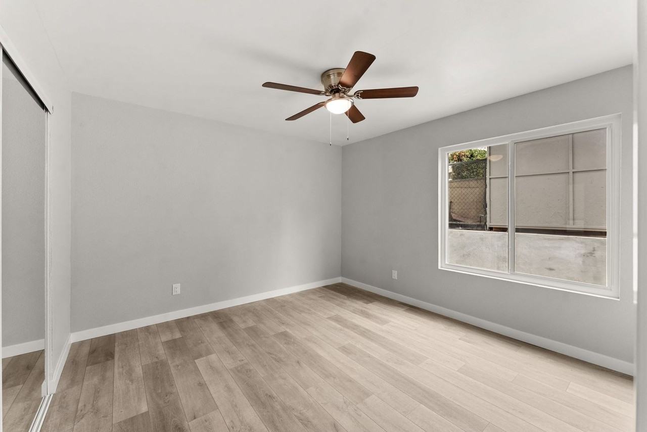 Willie James - Photo 5 of 45