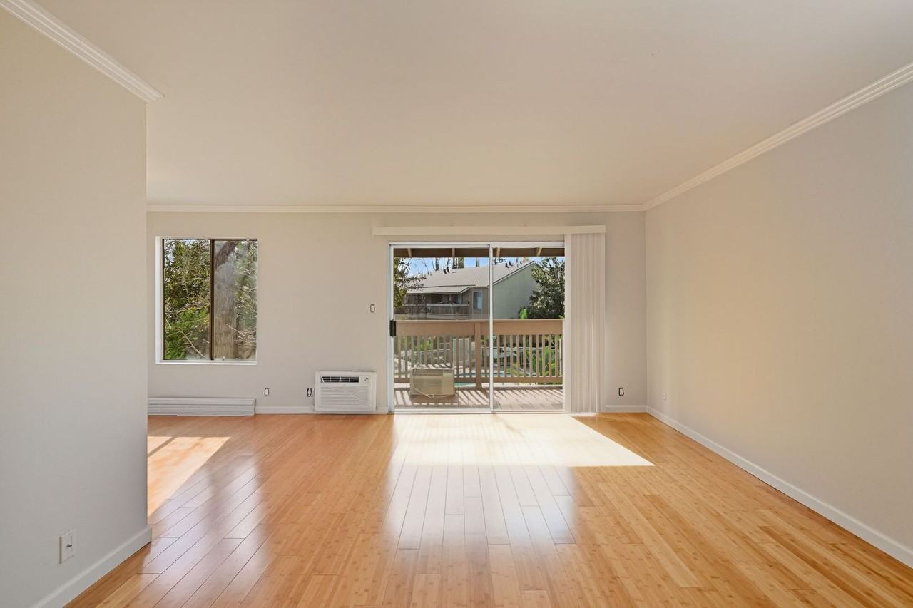 100 Devon Avenue - Photo 4 of 50