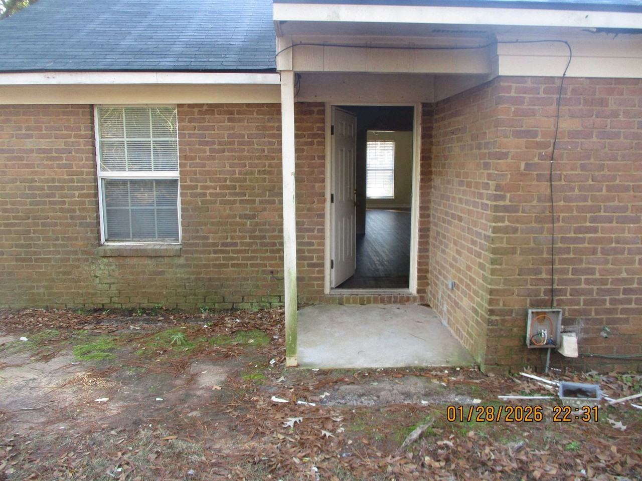 305 Station Crossing Dr Apt A - Photo 2 of 7