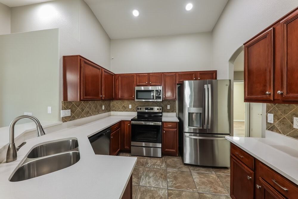 8228 W Behrend Dr - Photo 6 of 16