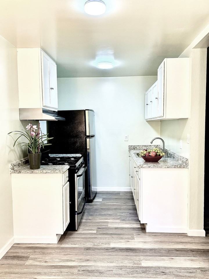 2732 MLK - Photo 5 of 28