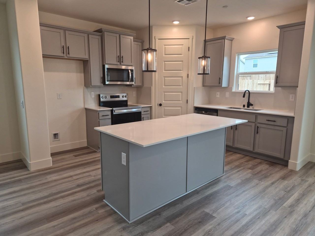 8126 March Violets Ave - Photo 4 of 20