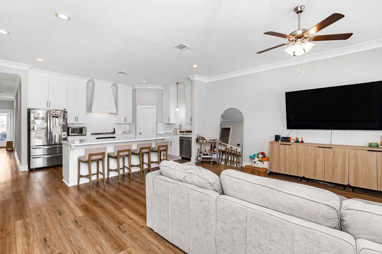 1570 Bowstring Dr - Photo 2 of 16