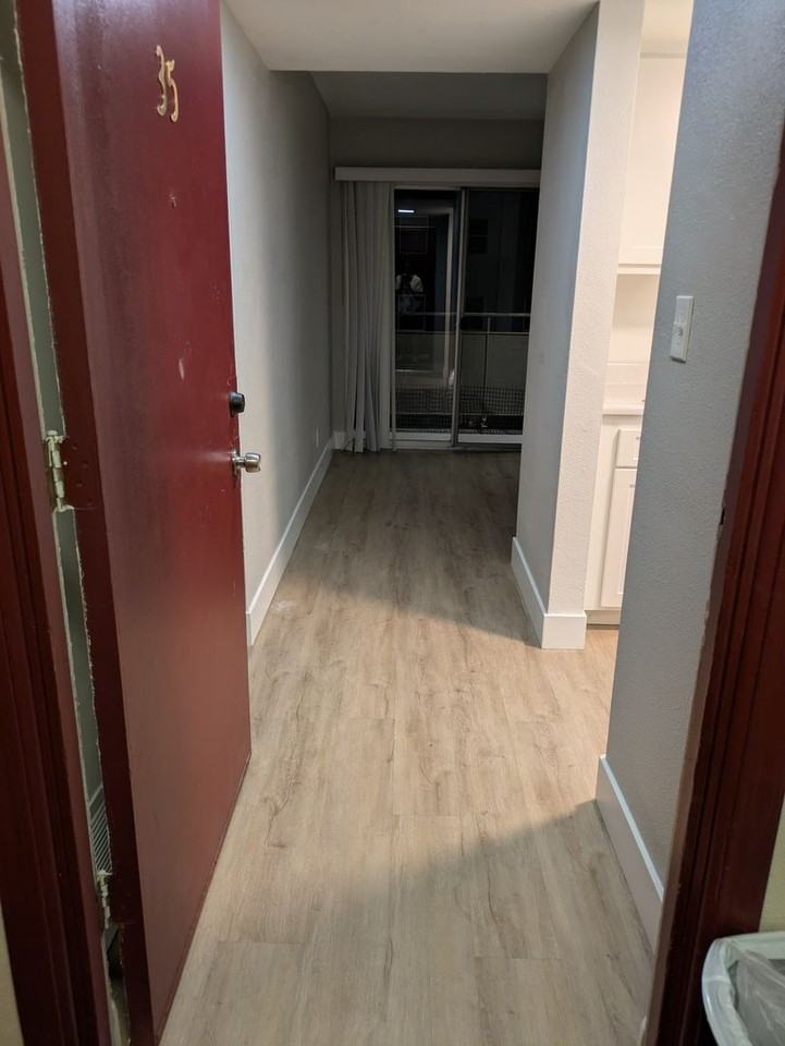 PLAZA - Photo 5 of 12