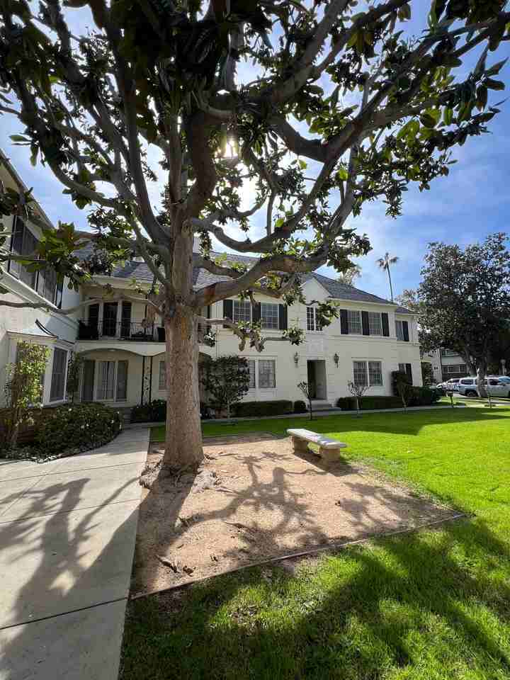 Find Your Home Sweet Home in the Heart of Pasadena! - Photo 5 of 11