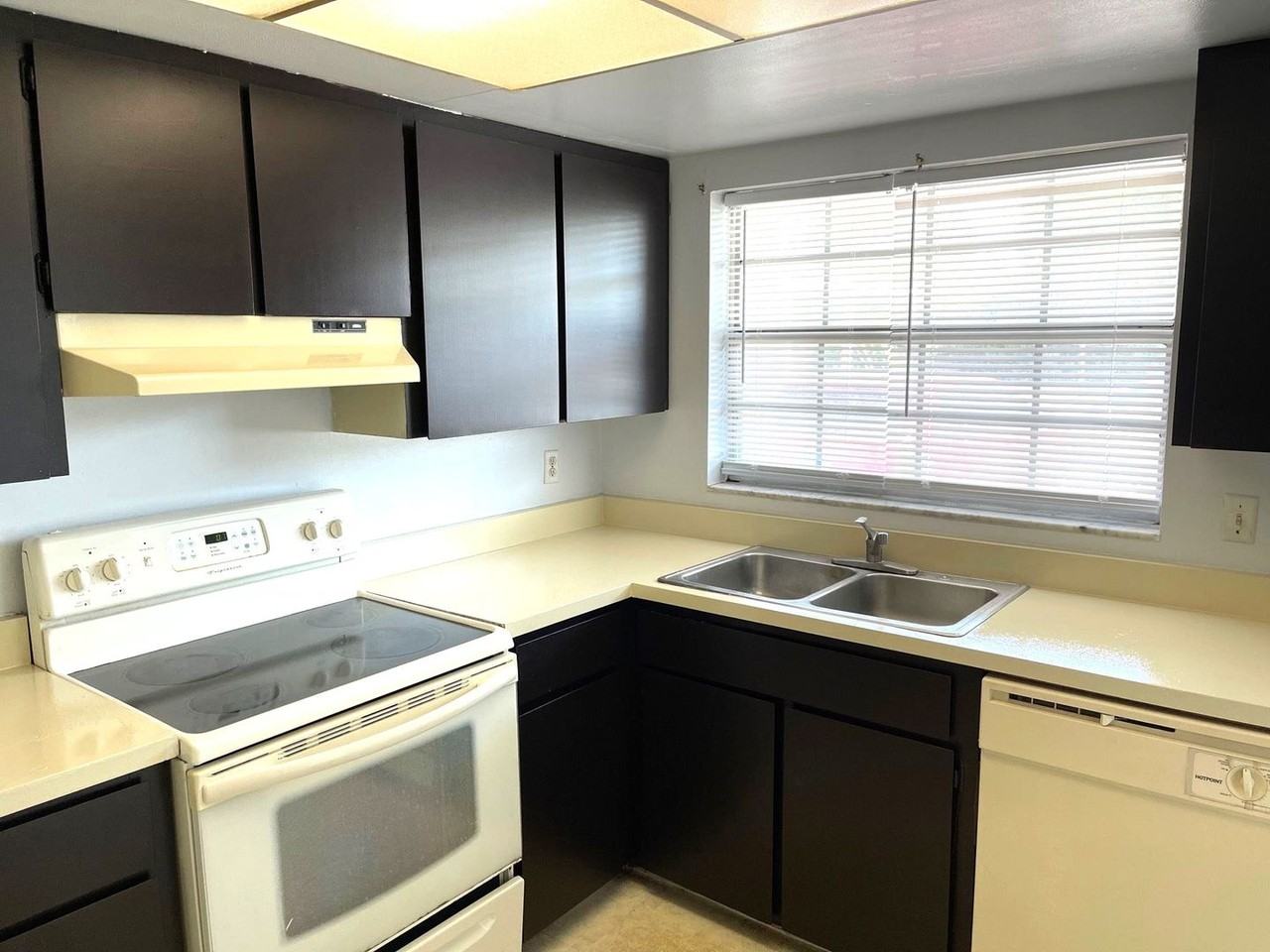 7368 Balboa Dr - Photo 6 of 15