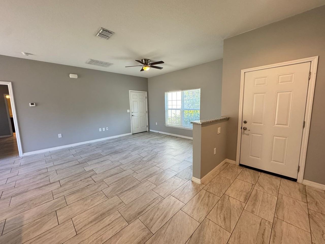 2570 Rayburn Ave Se - Photo 3 of 32