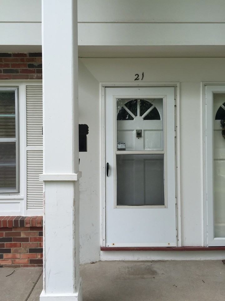 915 Oakcrest St #21 - Photo 4 of 41