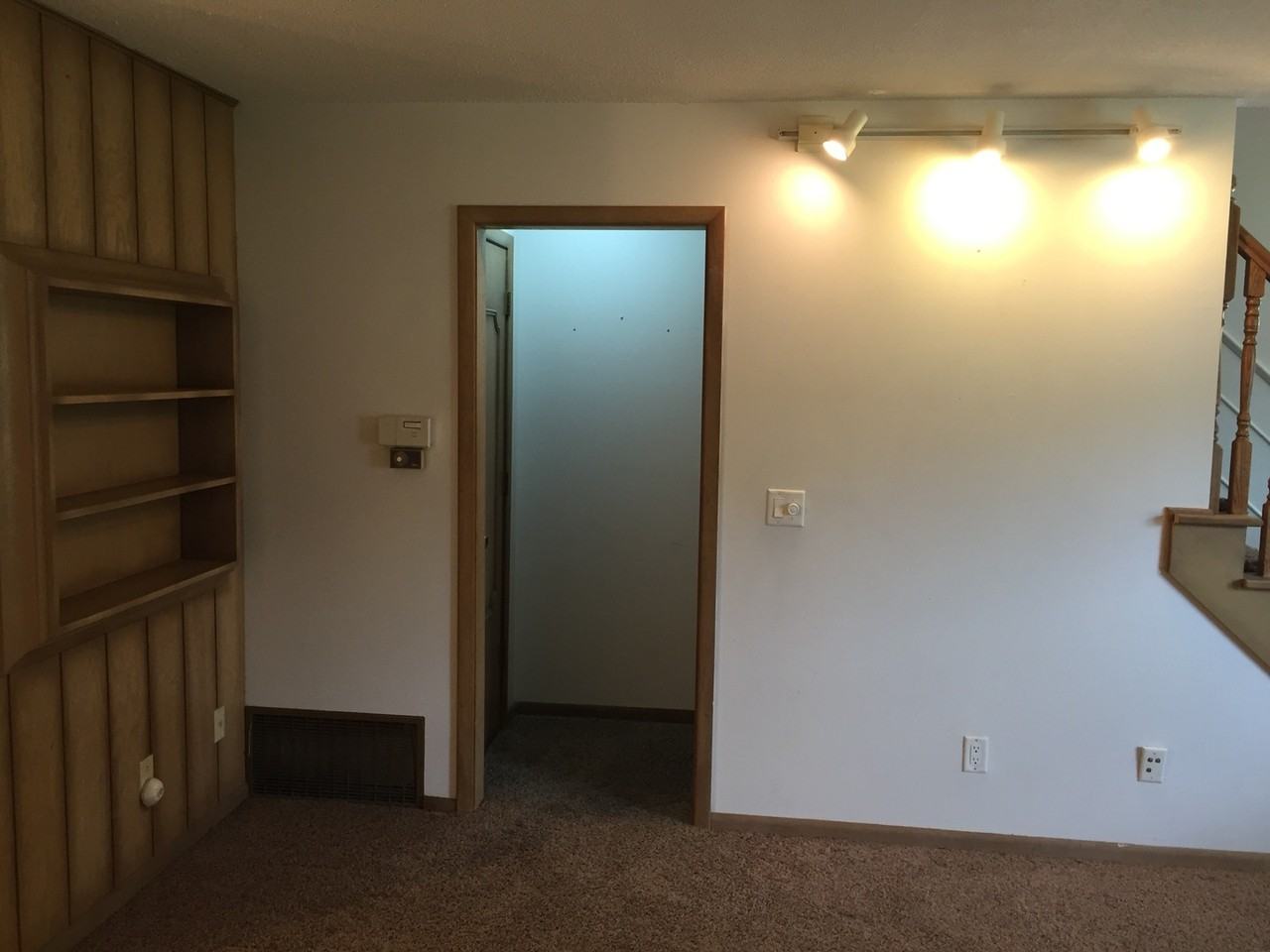 915 Oakcrest St #21 - Photo 7 of 41