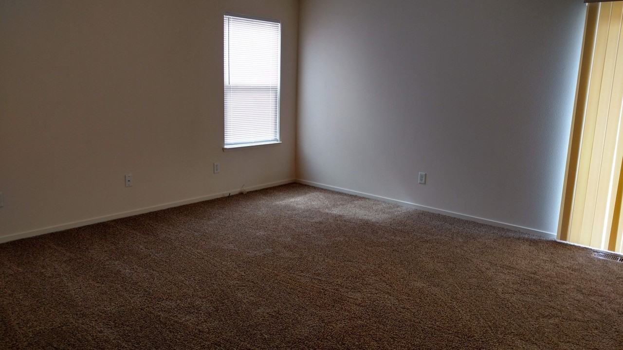 1015 Foster Way - Photo 6 of 16