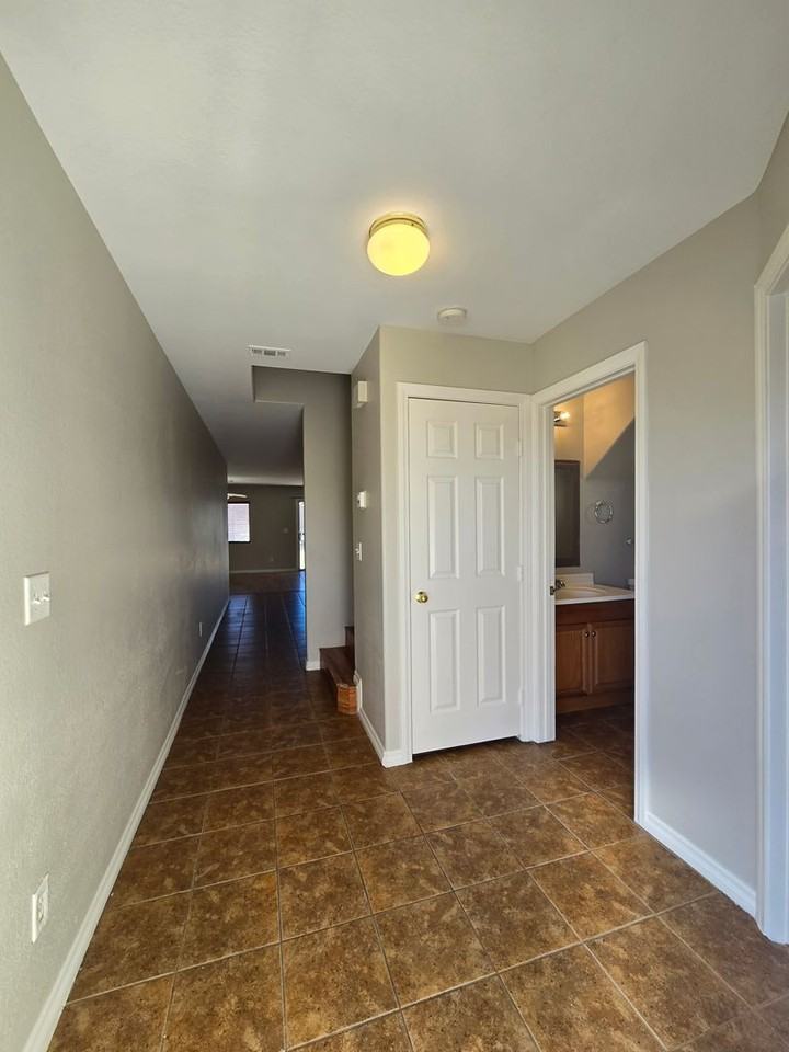 4937 Drifting Pebble St - Photo 3 of 40