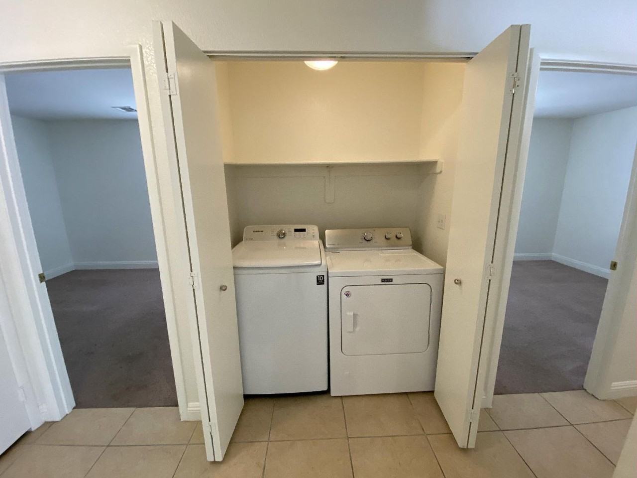 1069 Ashwood Bay Ave - Photo 7 of 10