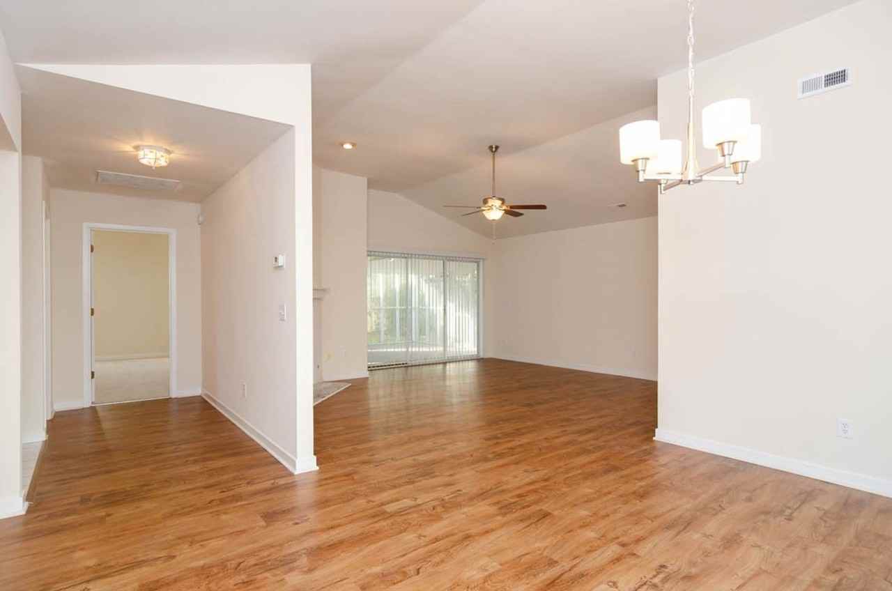 1304 Portside Ln - Photo 5 of 23