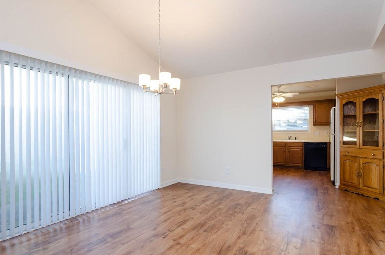 1304 Portside Ln - Photo 7 of 23