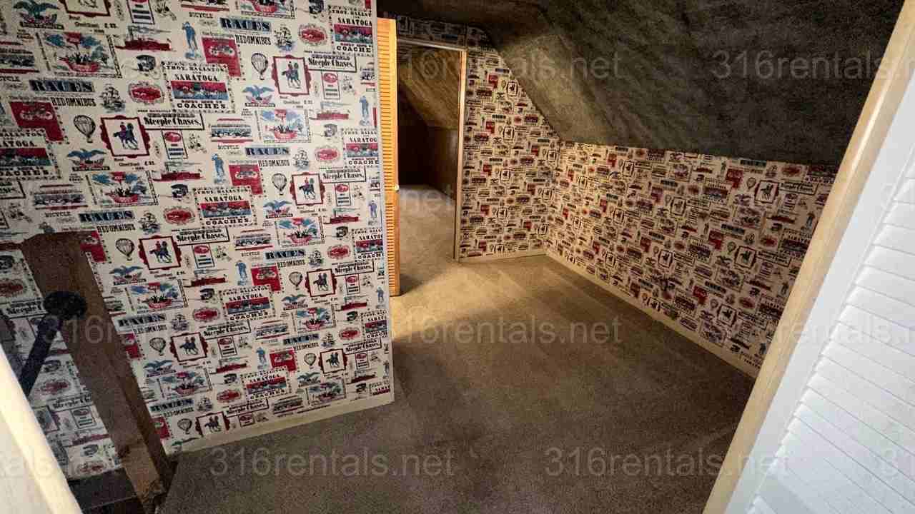 1325 S Waco Ave - Photo 2 of 24