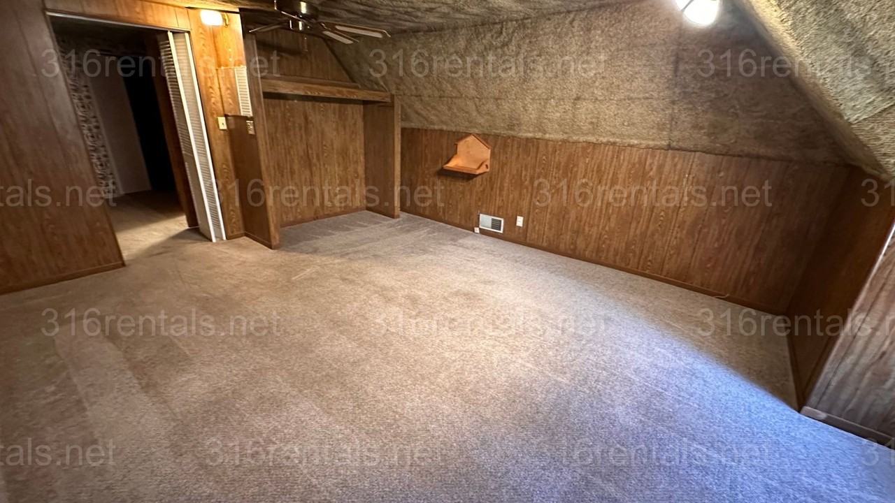 1325 S Waco Ave - Photo 5 of 24