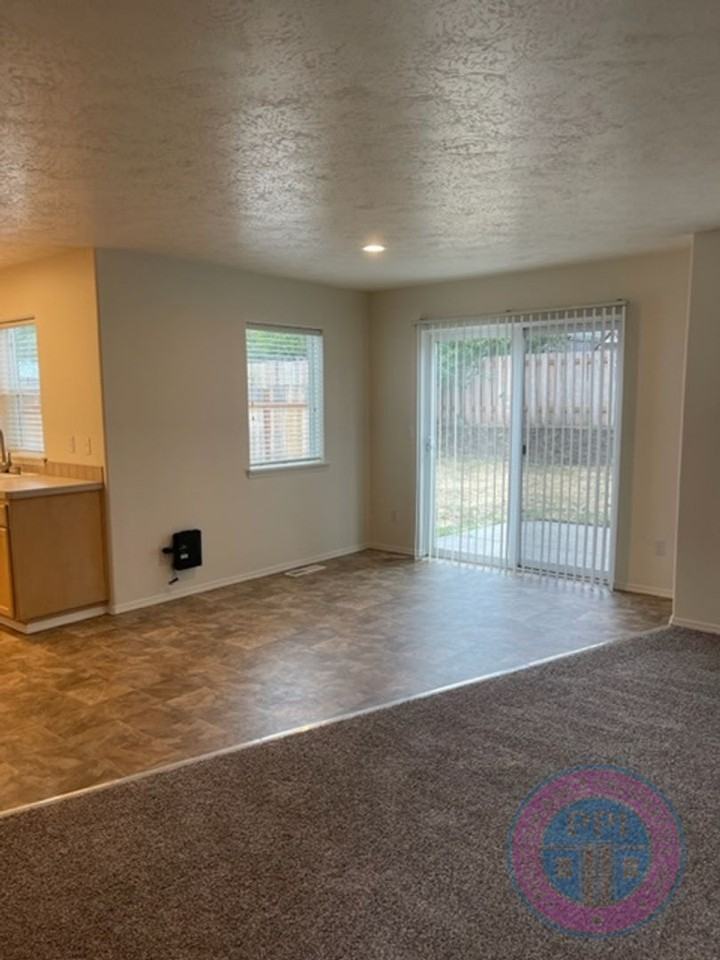 19094 Wellesley Ave - Photo 3 of 13