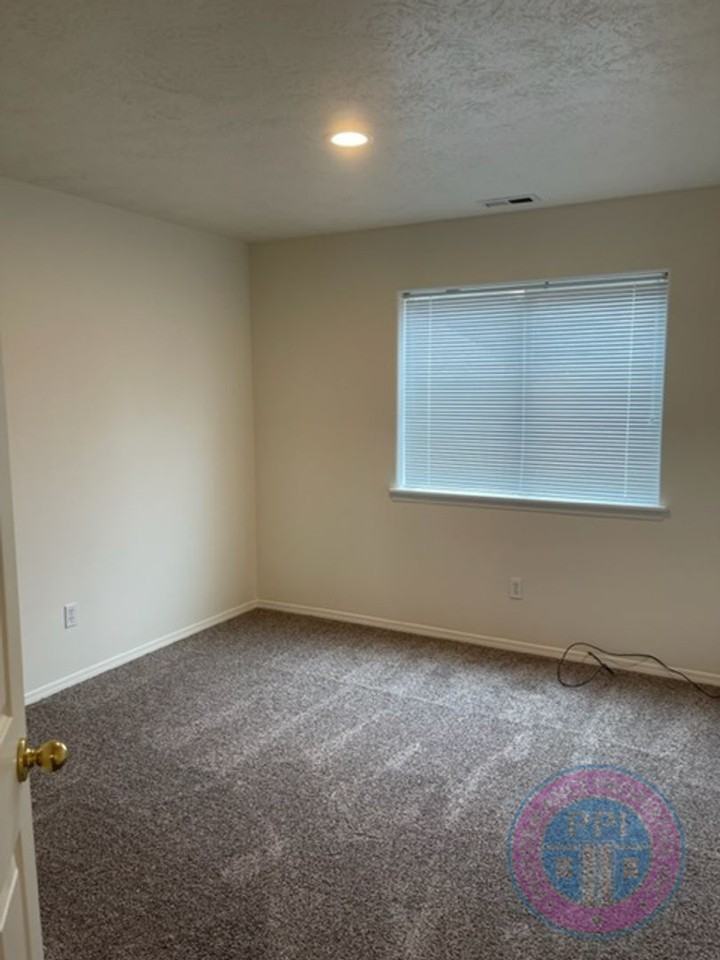 19094 Wellesley Ave - Photo 7 of 13