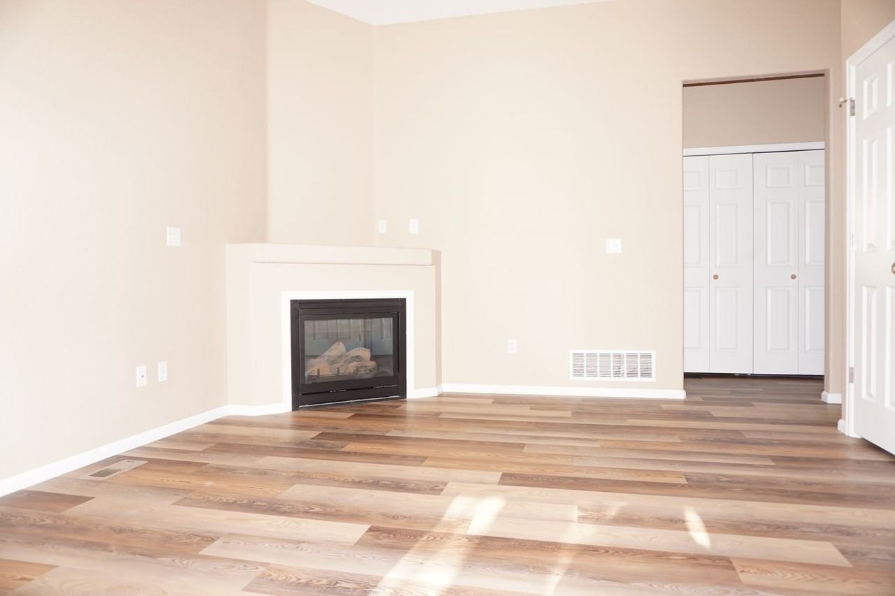 5686 Sunshade Pt - Photo 4 of 21