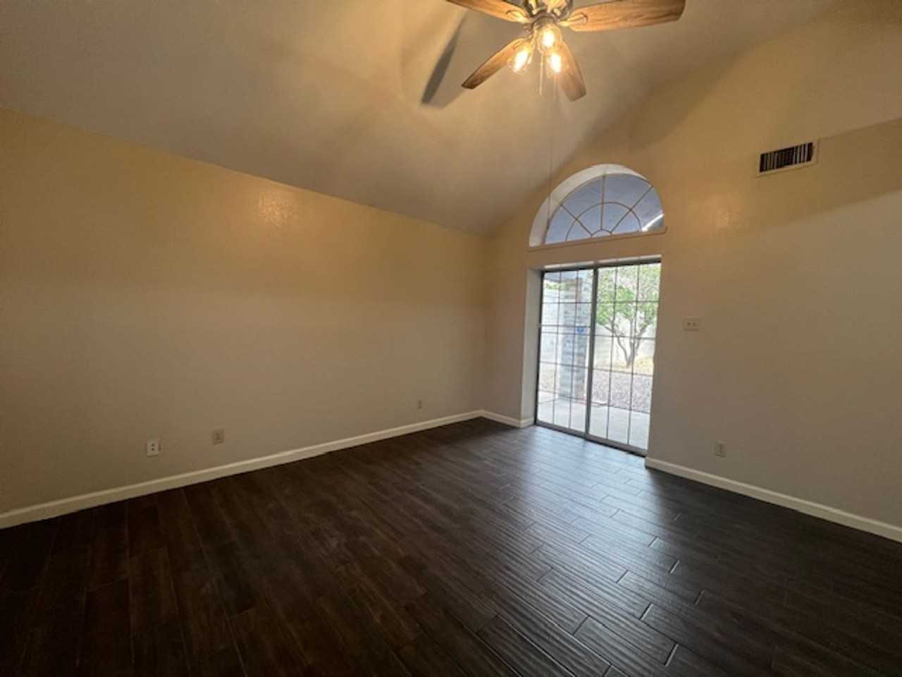 103 Lynn Loop - Photo 6 of 24