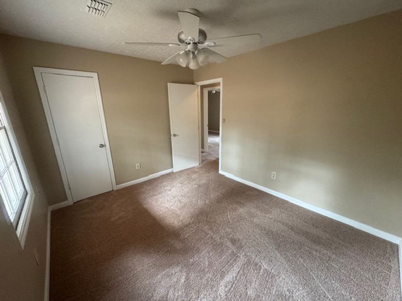 117 W Hopson Rd - Photo 5 of 9