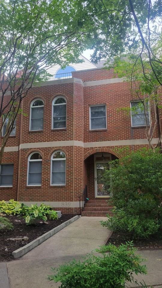 839 Botetourt Gdns - Photo 2 of 31