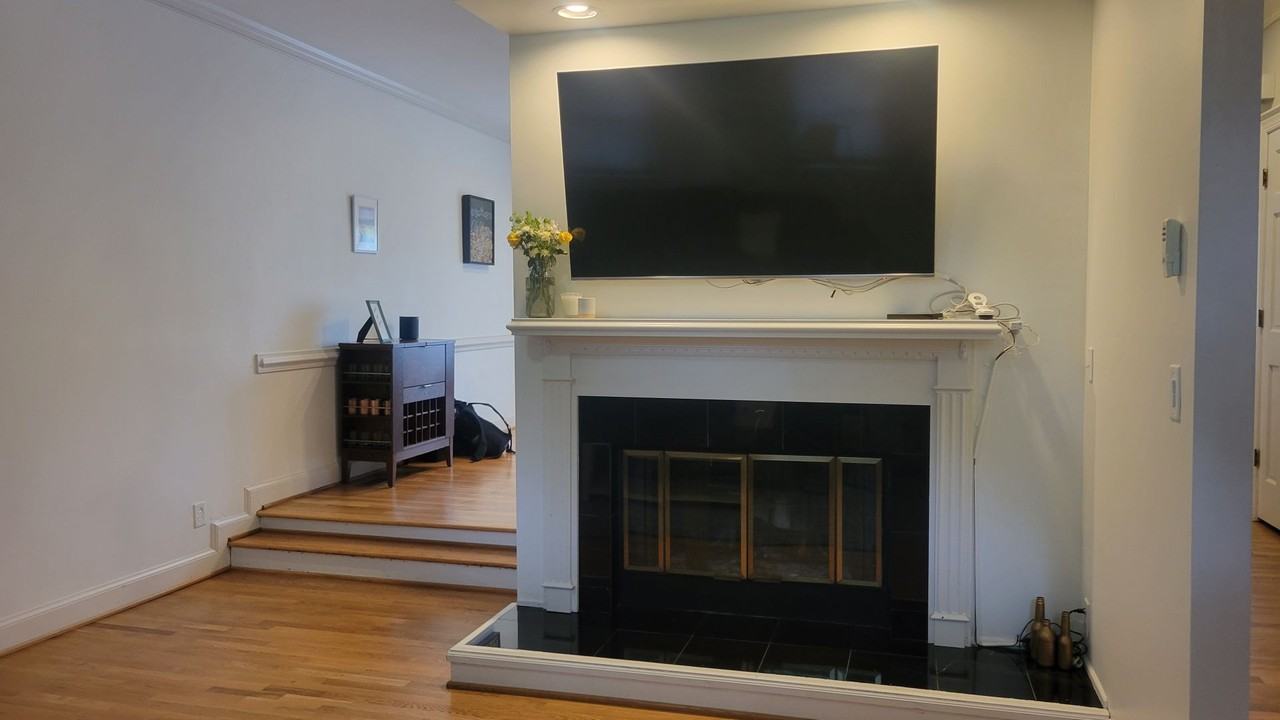 839 Botetourt Gdns - Photo 4 of 31