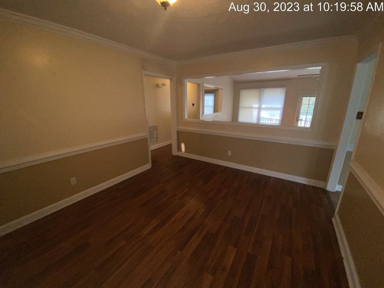 429 Oakgrove Dr - Photo 3 of 17