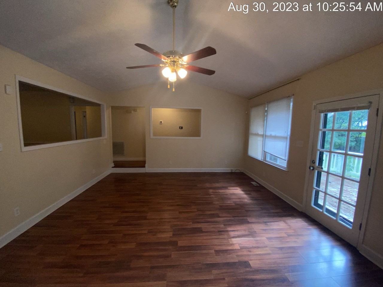 429 Oakgrove Dr - Photo 5 of 17